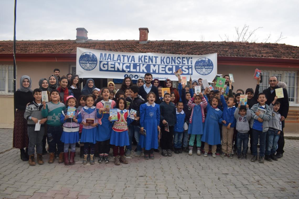 Gençlik Meclisi Suluköy İlkokulu’na Kitap Desteğinde Bulundu.