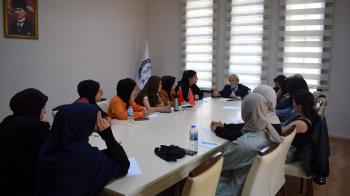 Malatya’nın Tecrübeli Kalemi Asım Demirkök Malatya Kent Konseyi’nde Gençlerle Bir Araya Geldi