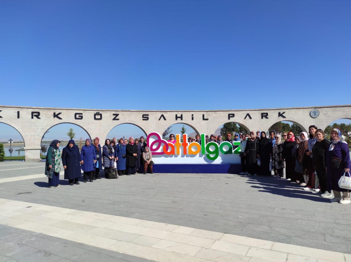 Malatya Kent Konseyi Kadın Meclisi Kırkgöz Sahil Park’ta Bir Araya Geldi