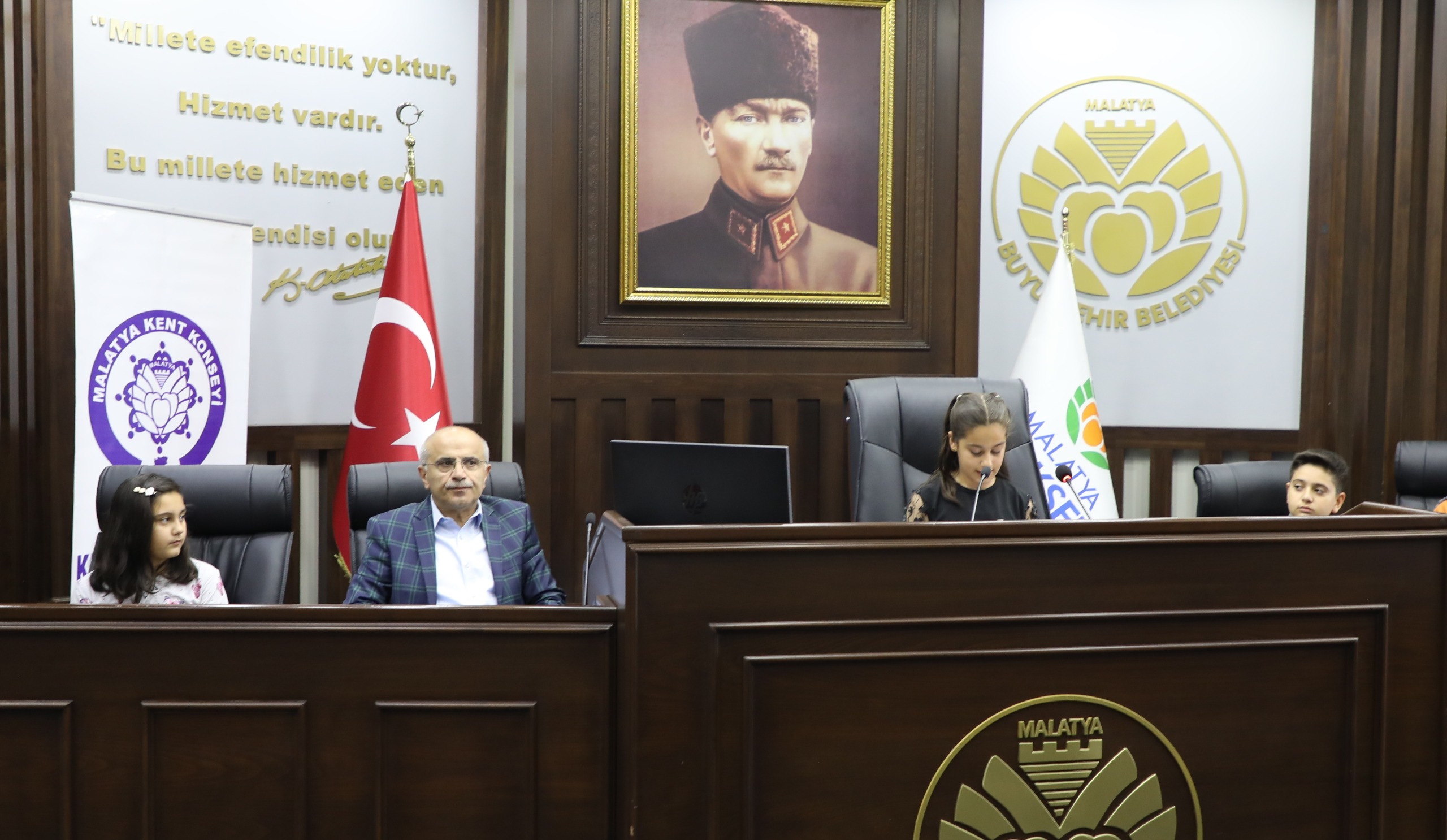 Büyükşehir Belediye Meclisinde Söz Çocukların