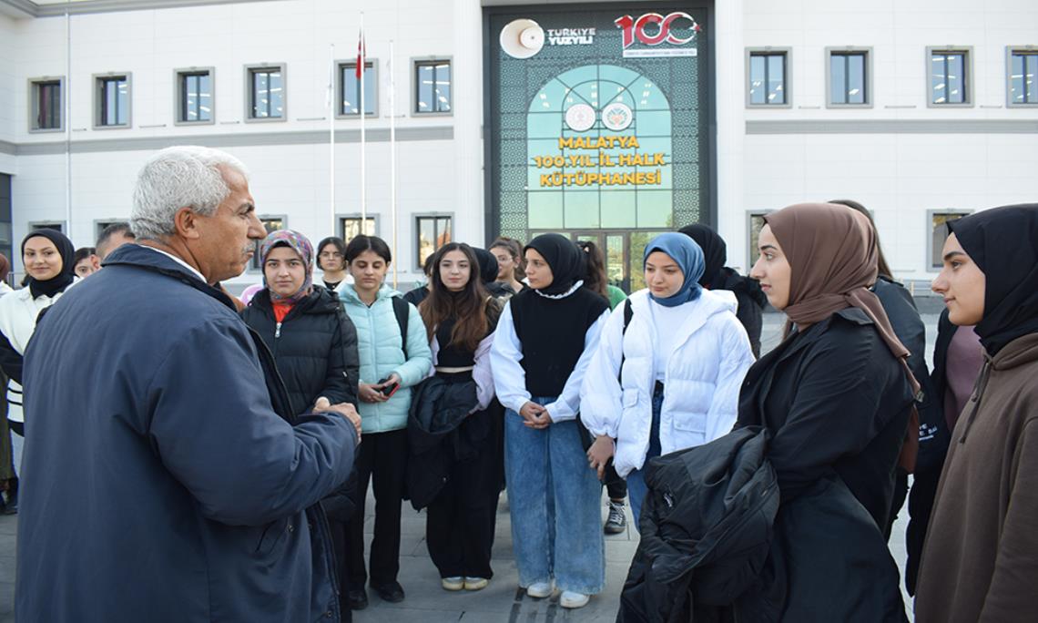Malatya Kent Konseyi Kadın ve Gençlik Meclisi Üyeleri Büyükşehir Belediyesi’nin Yatırımlarını İncelediler