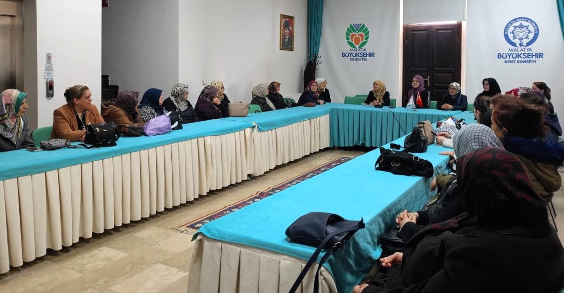 Şair Sülbiye Kutlu ile “Hayatın İçinden” Programı Düzenlendi