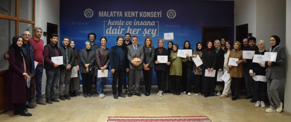 “Foto Kültür” Kursu Mezunlarını Verdi