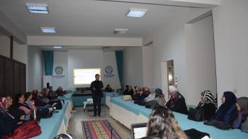 “Travma Sonrası Stres Bozukluğu” konulu bir konferans düzenlendi